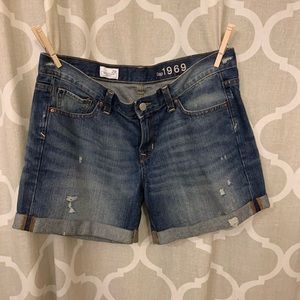 GAP Sexy Boyfriend shorts
